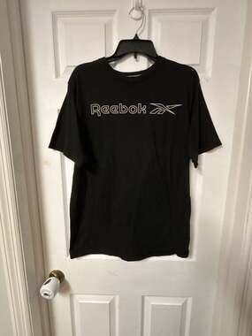 Reebok Vector Outline Logo Black Short Sleeve T-Shirt